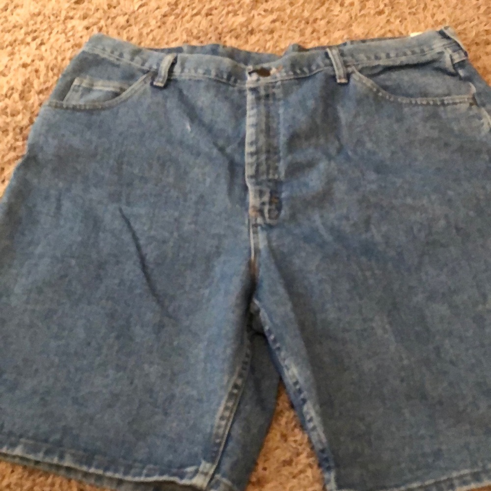 Wrangler relaxed fit shorts